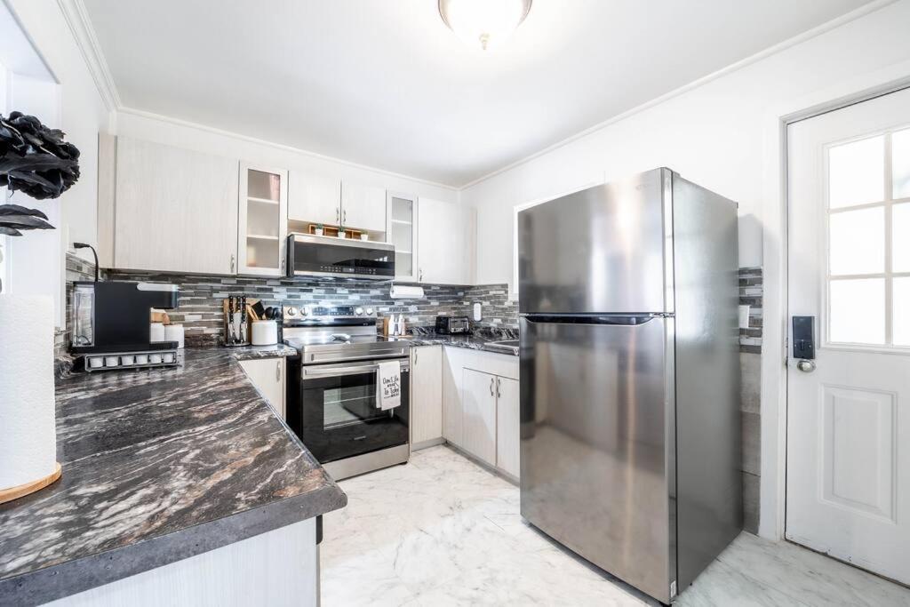 Luxury Stylish Home, Walk To Falls, Fire Pit&More Καταρράκτες του Νιαγάρα Εξωτερικό φωτογραφία