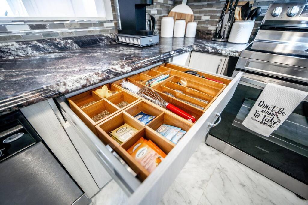 Luxury Stylish Home, Walk To Falls, Fire Pit&More Καταρράκτες του Νιαγάρα Εξωτερικό φωτογραφία