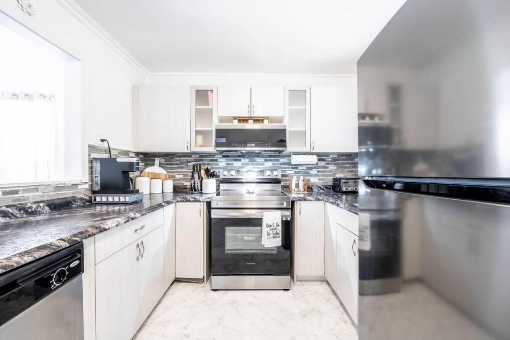 Luxury Stylish Home, Walk To Falls, Fire Pit&More Καταρράκτες του Νιαγάρα Εξωτερικό φωτογραφία