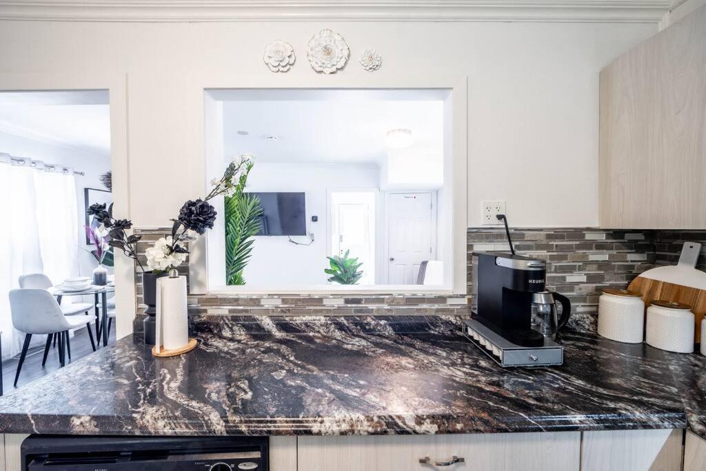 Luxury Stylish Home, Walk To Falls, Fire Pit&More Καταρράκτες του Νιαγάρα Εξωτερικό φωτογραφία